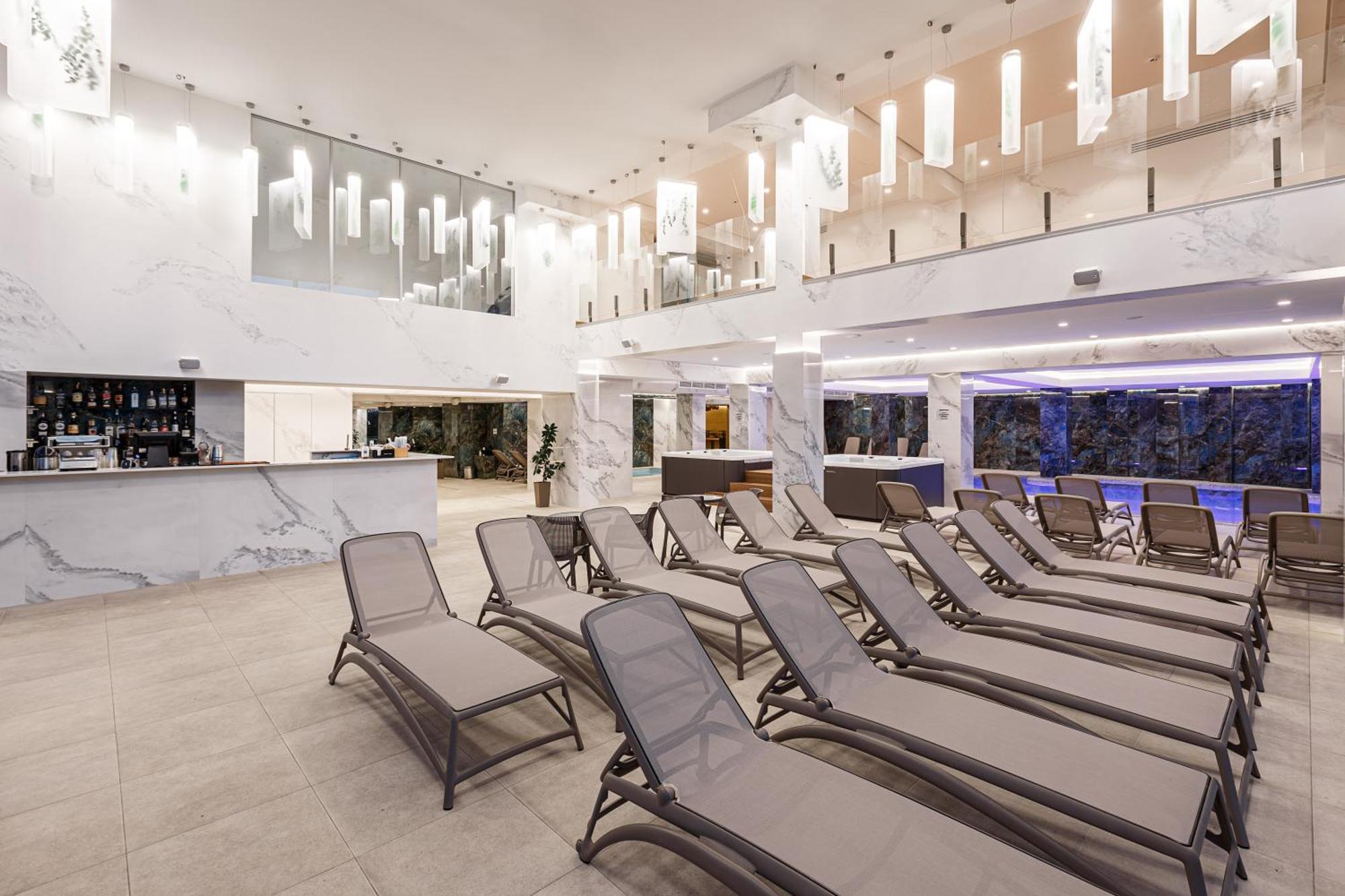 Tavel Hotel & Spa Μπούκοβελ Εξωτερικό φωτογραφία